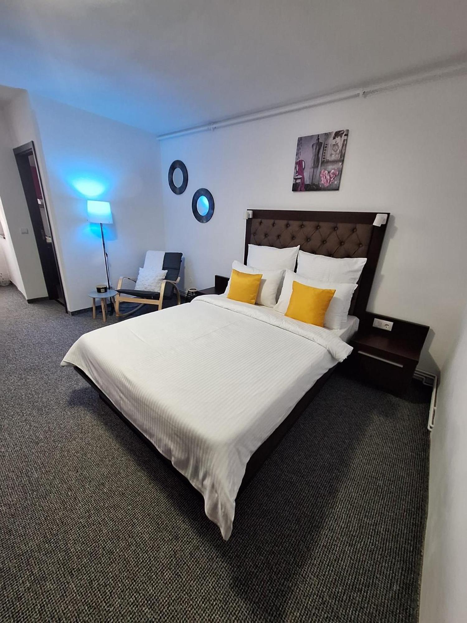 Onyx - Radiance Aparthotel Braşov Extérieur photo