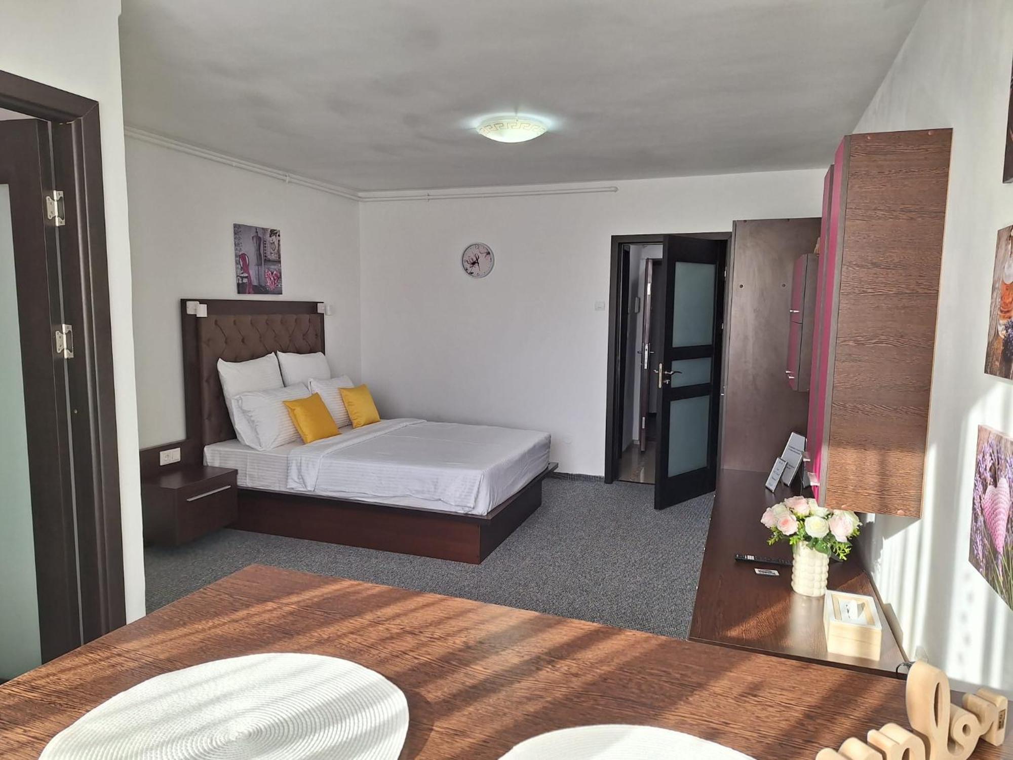 Onyx - Radiance Aparthotel Braşov Extérieur photo